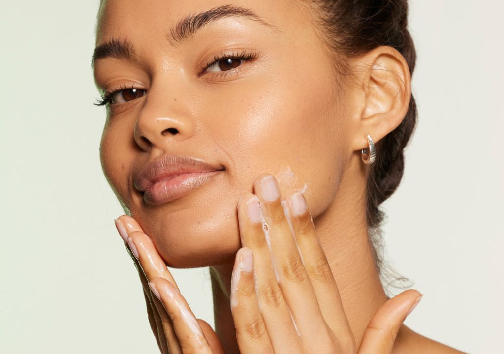 Best Skincare for Teenagers: A Guide for Mums to Care for Teenage Skin