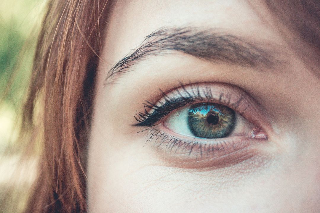 Prostaglandins Vs Peptides: Which Eyelash Serum Is Right For You?