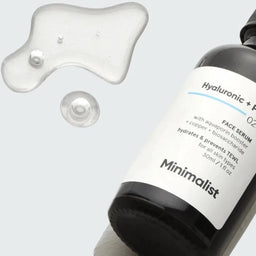 Minimalist Hyaluronic + PGA 02% bottle and texture