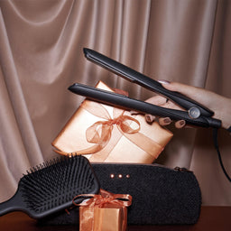 ghd Gold Hair Straightener Festive Gift Set in Black (worth £261)