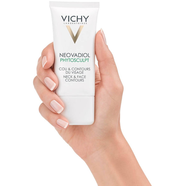 Vichy Neovadiol Phytosculpt Neck And Face Contour Balm 50ml in hands