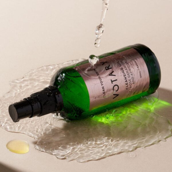 VOTARY Cleansing Oil - Rose Geranium & Apricot with water splash